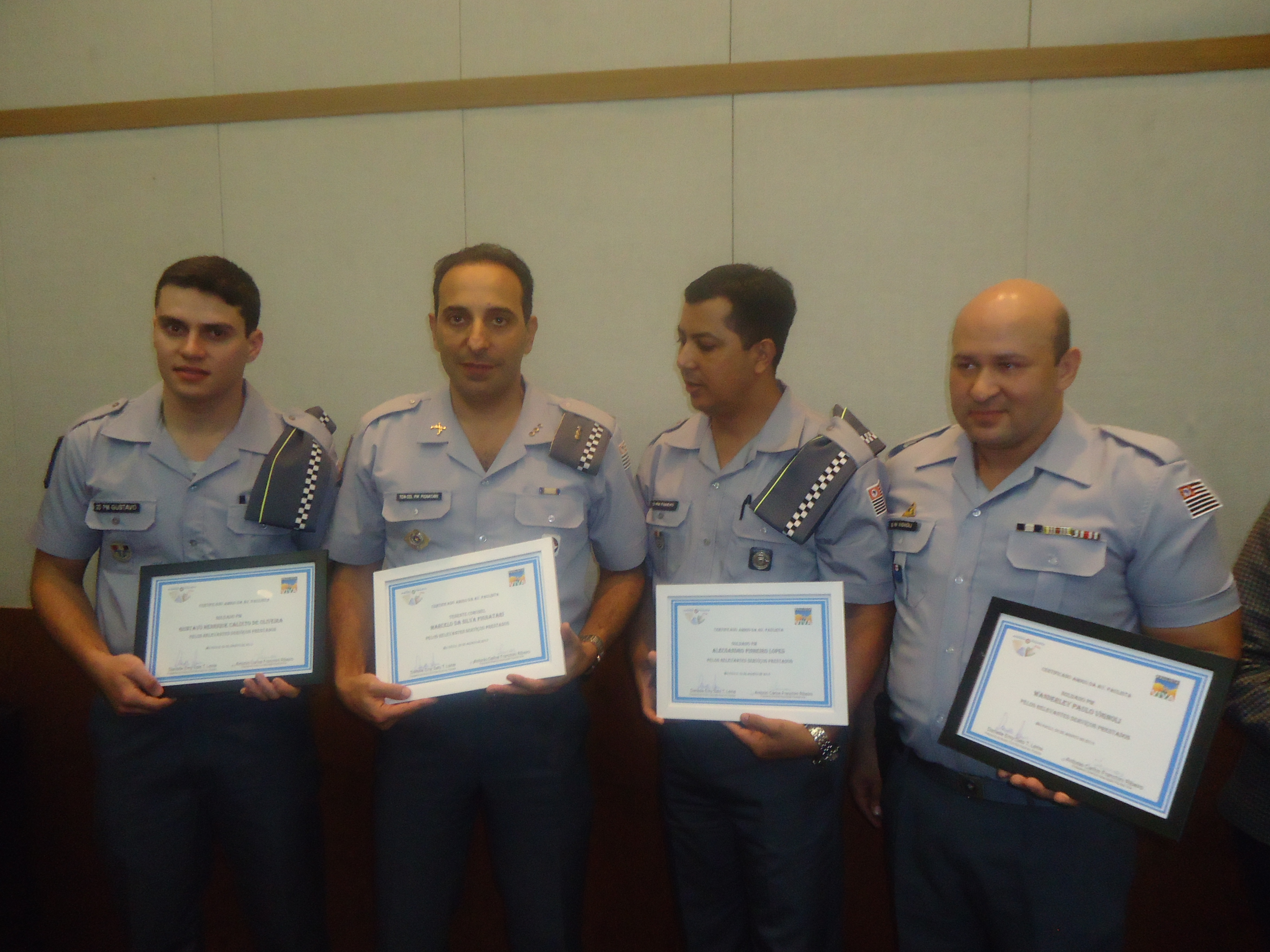 Paulista Viva e Rotary Club homenageiam policiais militares 