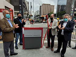 Av. Paulista ganha lixeira inspirada no design do MASP e uma bituqueira em parceria com a LOGA Logística Ambiental